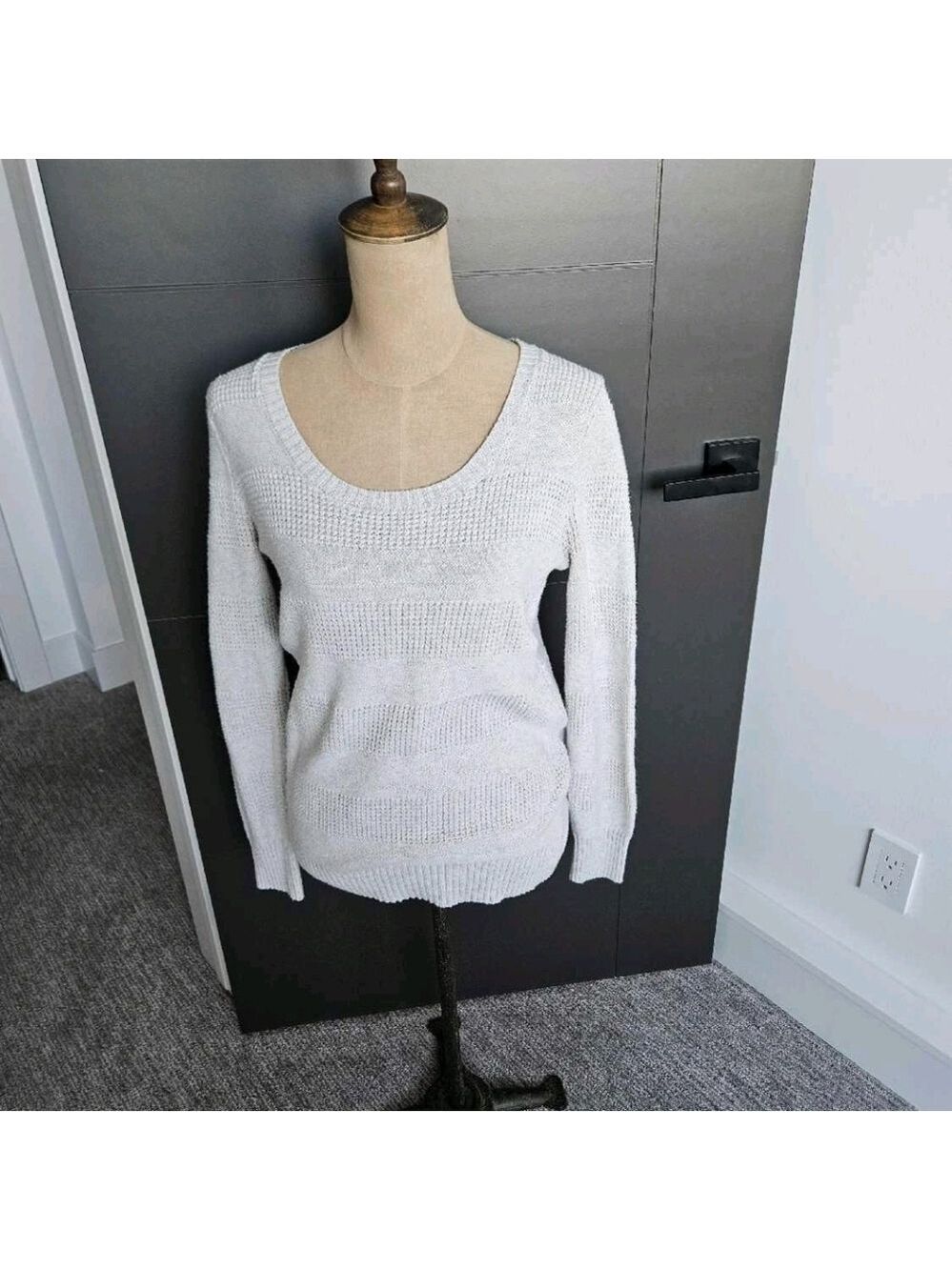 Old Navy Women's Cream Scoop Neck Sweater